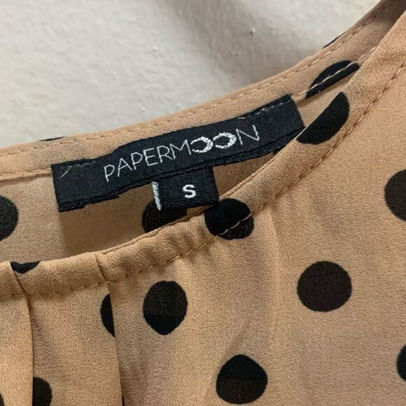 Papermoon Polka Dots Keyhole Back Petal Sleeves Top - Picture 4 of 6